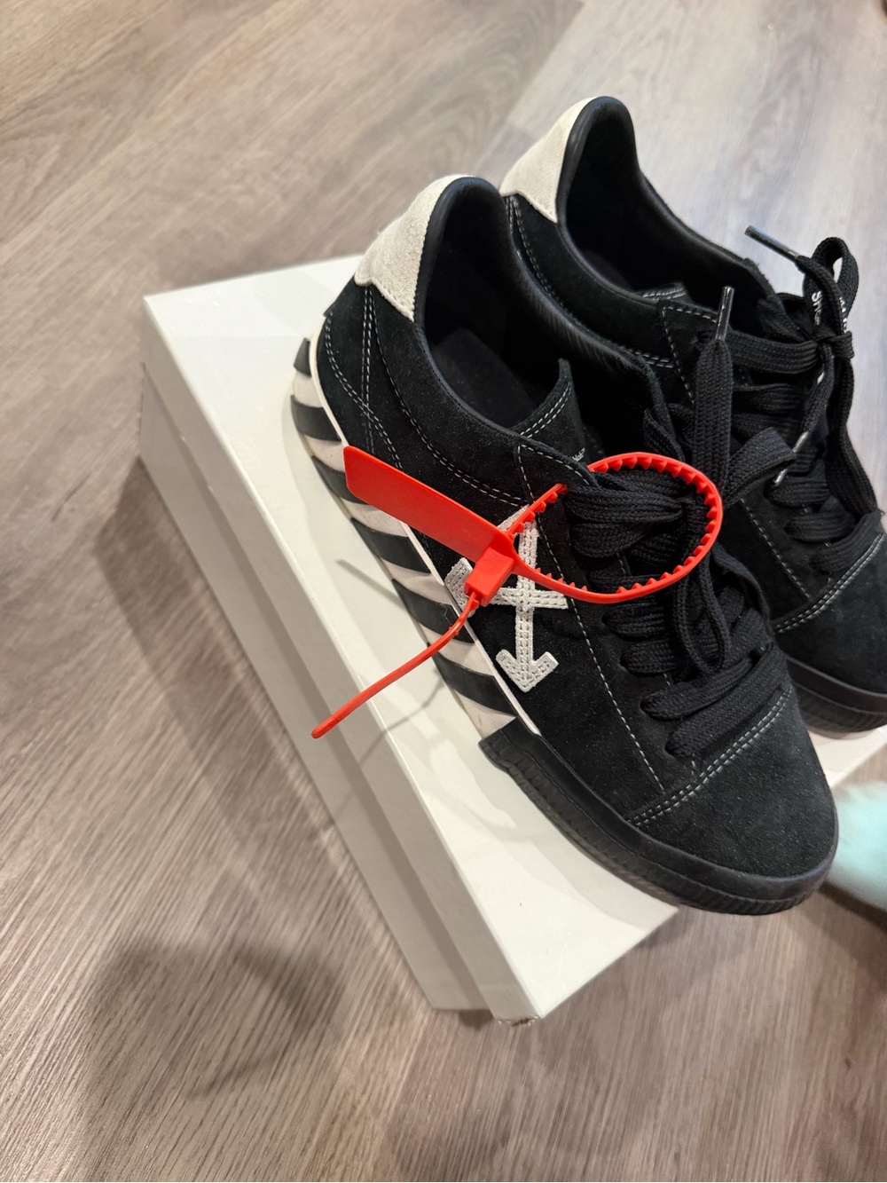 Off-white vulcanized Black Suede Low-Top Sneakers with White Arrow Accent - Picture 5 of 6